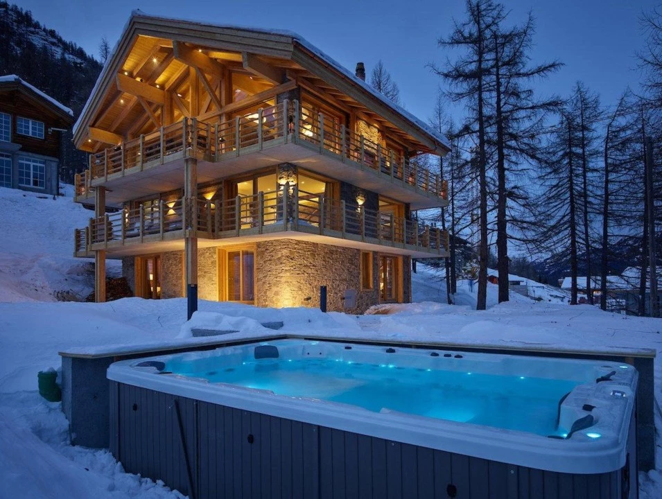 1685631782-Prospectors Luxury real estates Suisse Saas-Fee to rent chalet property Belvédère 2.webp